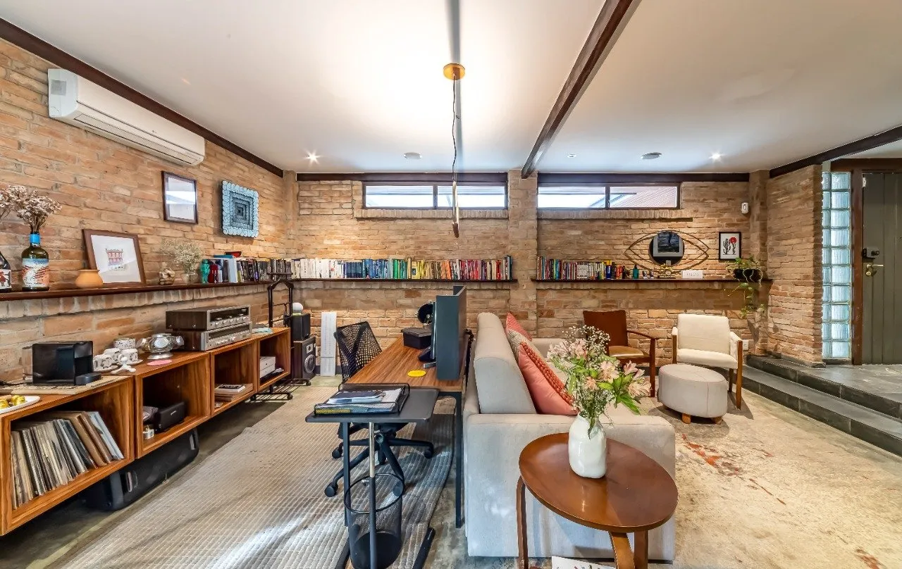 Casa em Alto de Pinheiros perfeita para relaxar e receber amigos, com terreno generoso e muito verde – 18352 - IMG_0007