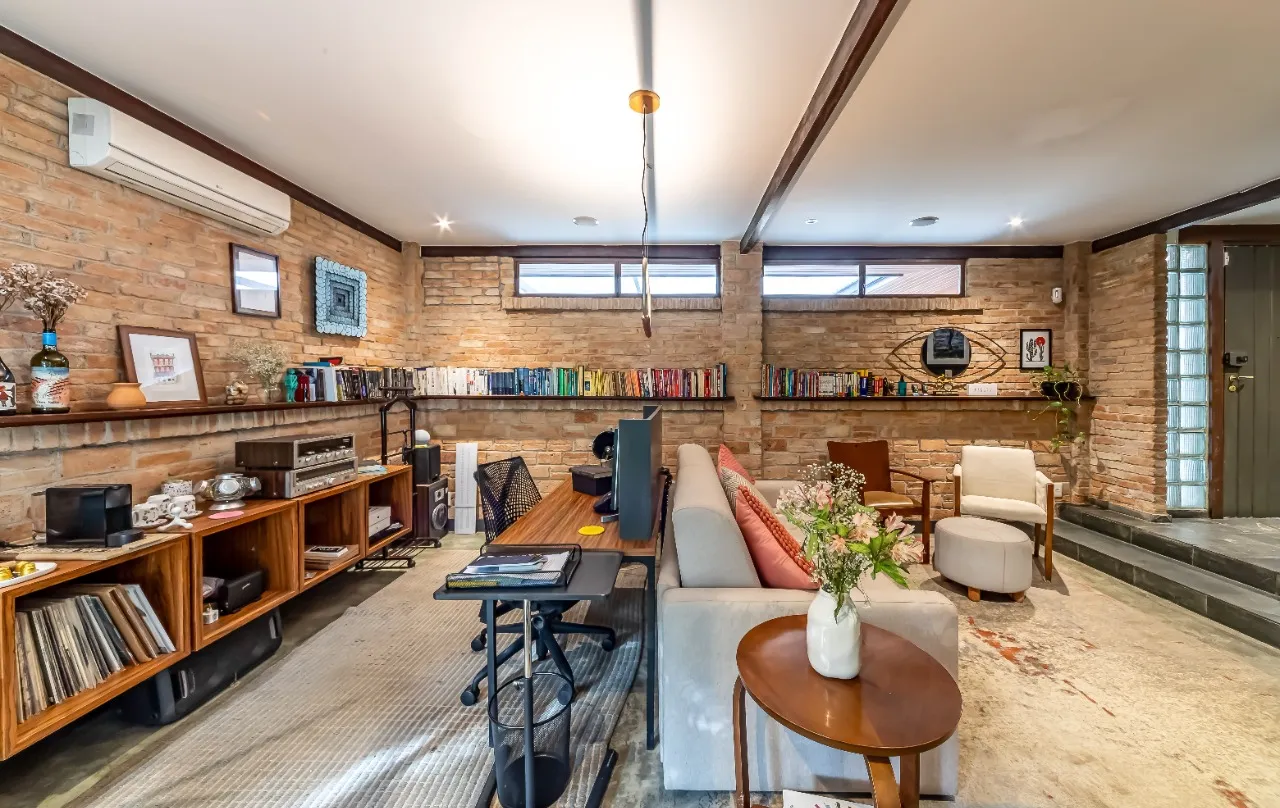 Casa em Alto de Pinheiros perfeita para relaxar e receber amigos, com terreno generoso e muito verde – 18352 - IMG_0007