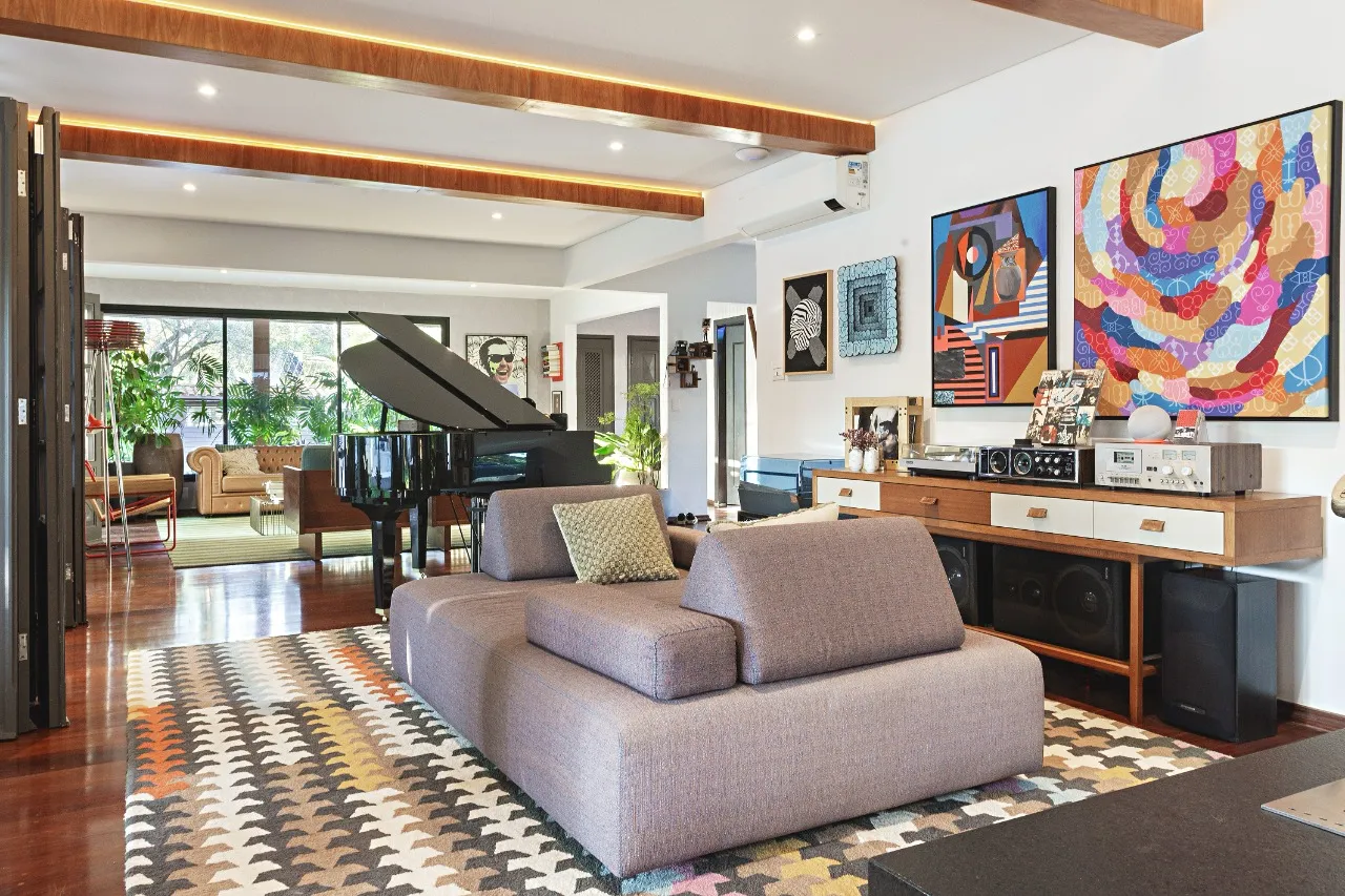 Casa em Alto de Pinheiros perfeita para relaxar e receber amigos, com terreno generoso e muito verde – 18352