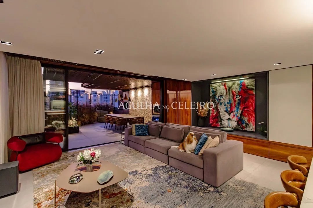 Cobertura totalmente reformado com vista eterna. – 18392