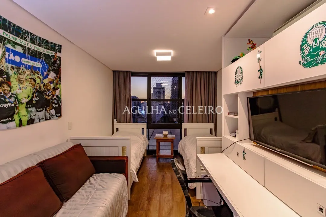 Cobertura totalmente reformado com vista eterna. – 18392