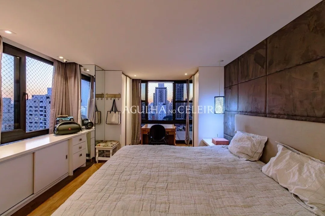 Cobertura totalmente reformado com vista eterna. – 18392