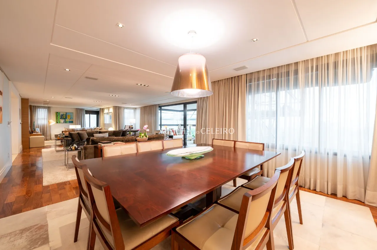 Apartamento com excelentes acabamentos e uma janela com uma vista maravilhosa, em Alto de Pinheiros. – 18518