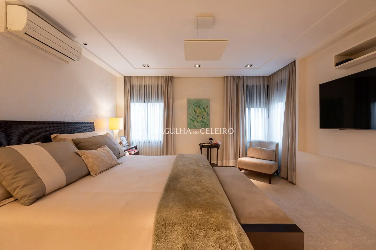 Apartamento com excelentes acabamentos e uma janela com uma vista maravilhosa, em Alto de Pinheiros. – 18518