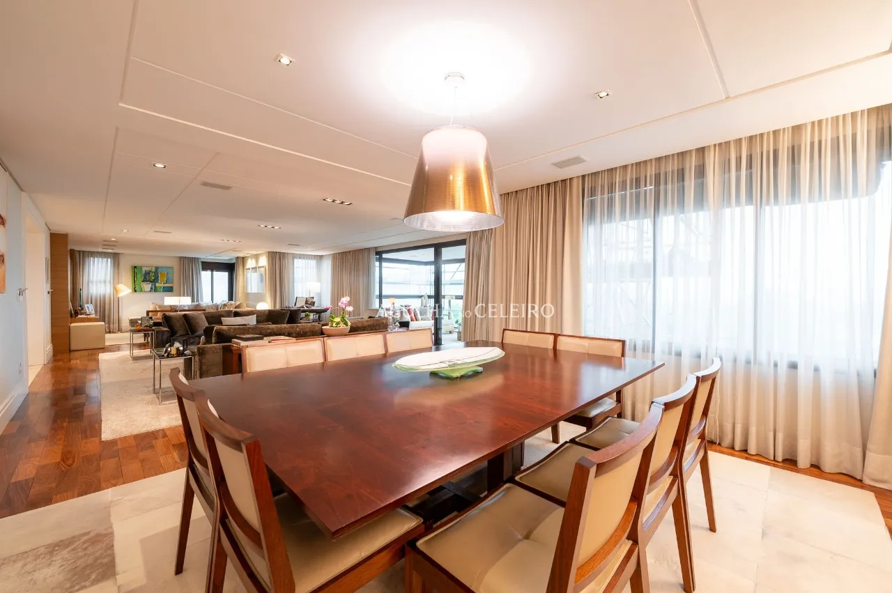 Apartamento com excelentes acabamentos e uma janela com uma vista maravilhosa, em Alto de Pinheiros. – 18518