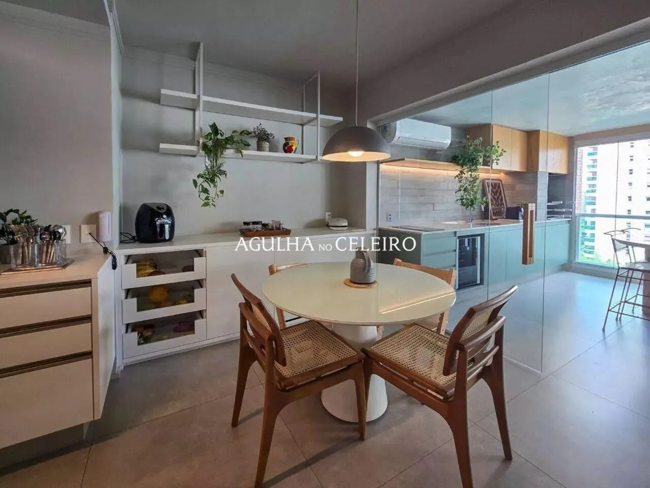 Apartamento com varanda gourmet para alugar no Campo Belo – 21274
