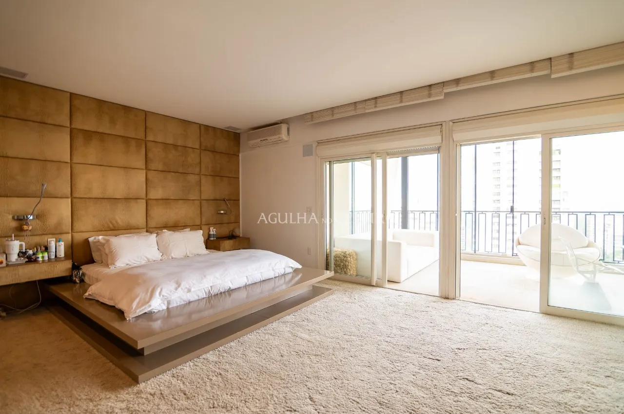 Triplex Singular à venda na Vila Nova Conceição – 8812