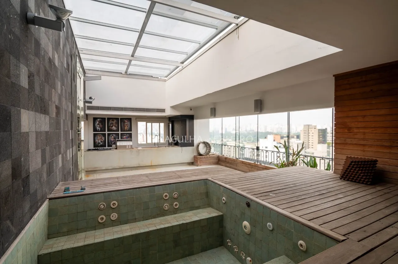 Triplex Singular à venda na Vila Nova Conceição – 8812