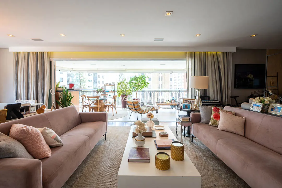 Apartamento super claro e arejado na melhor localização do bairro. – AP5792