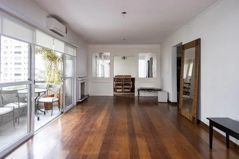 Apartamento com localização privilegiada rua tranquila e arborizada. – AP5995