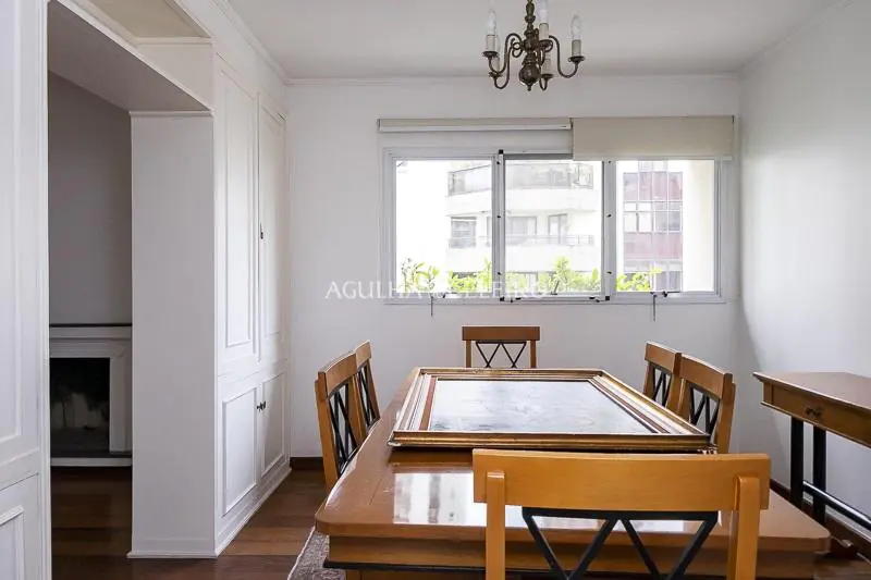 Apartamento com localização privilegiada rua tranquila e arborizada. – AP5995