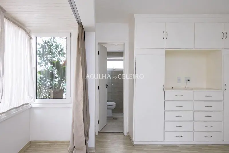 Apartamento com localização privilegiada rua tranquila e arborizada. – AP5995