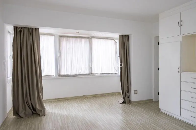 Apartamento com localização privilegiada rua tranquila e arborizada. – AP5995