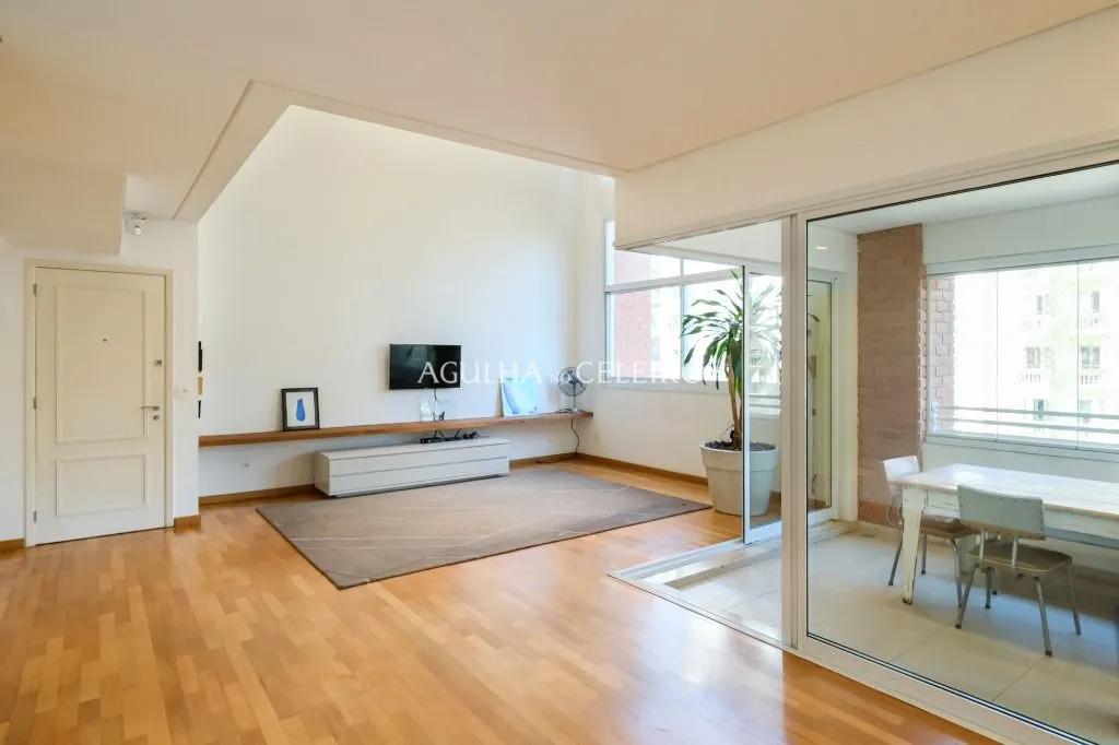 Lazer completo em duplex imperdível totalmente reformado à venda em Pinheiros. – AP7577