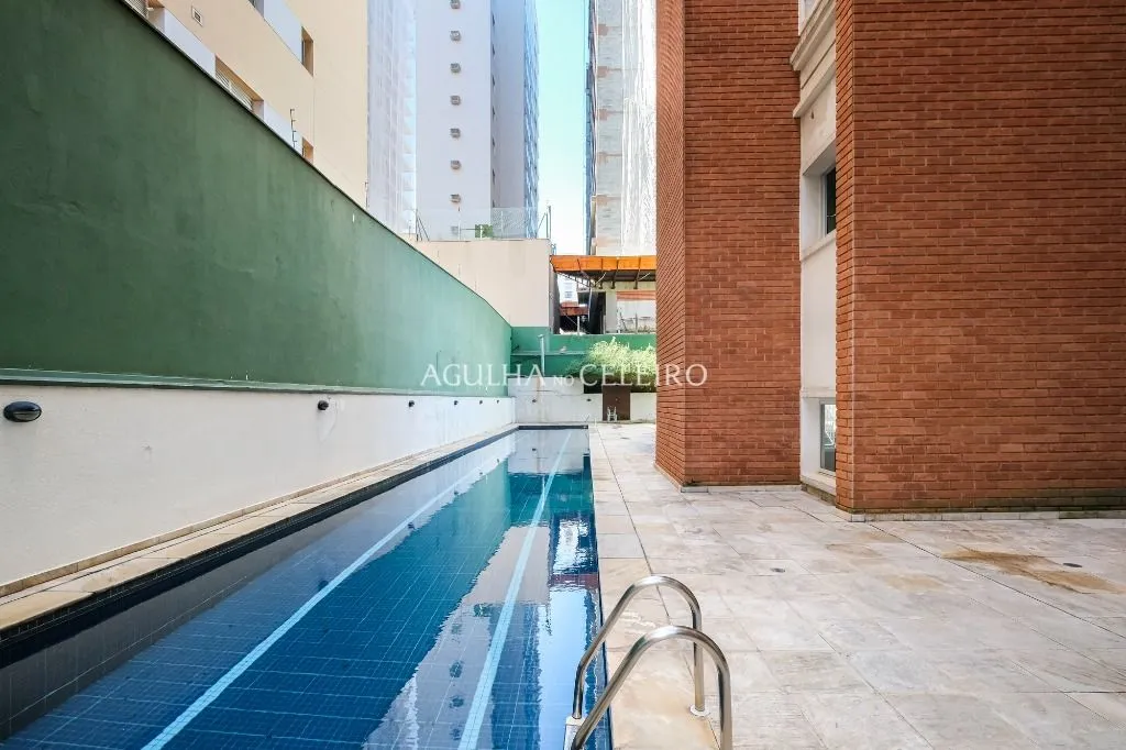 Lazer completo em duplex imperdível totalmente reformado à venda em Pinheiros. – AP7577