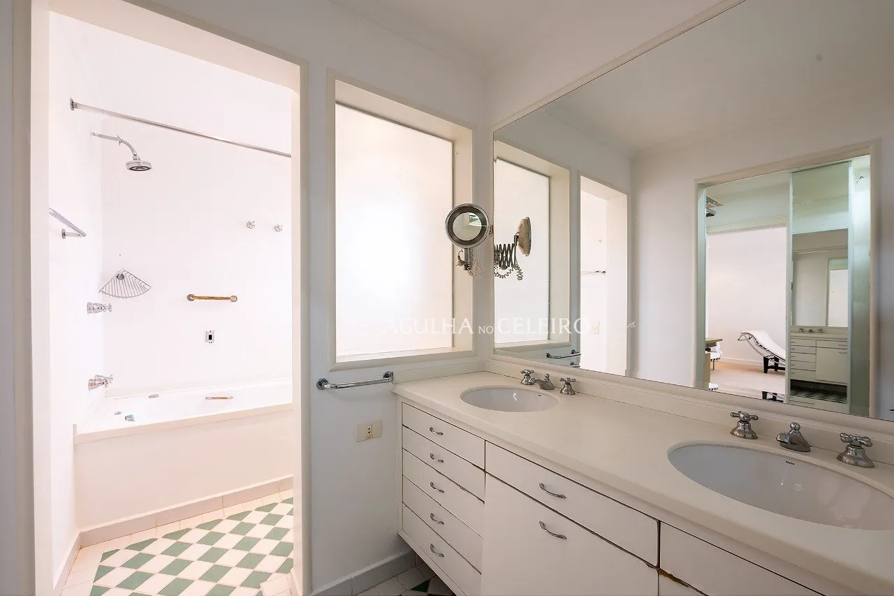 Cobertura duplex com terraço bárbaro à venda no Jardim America. – CO0078