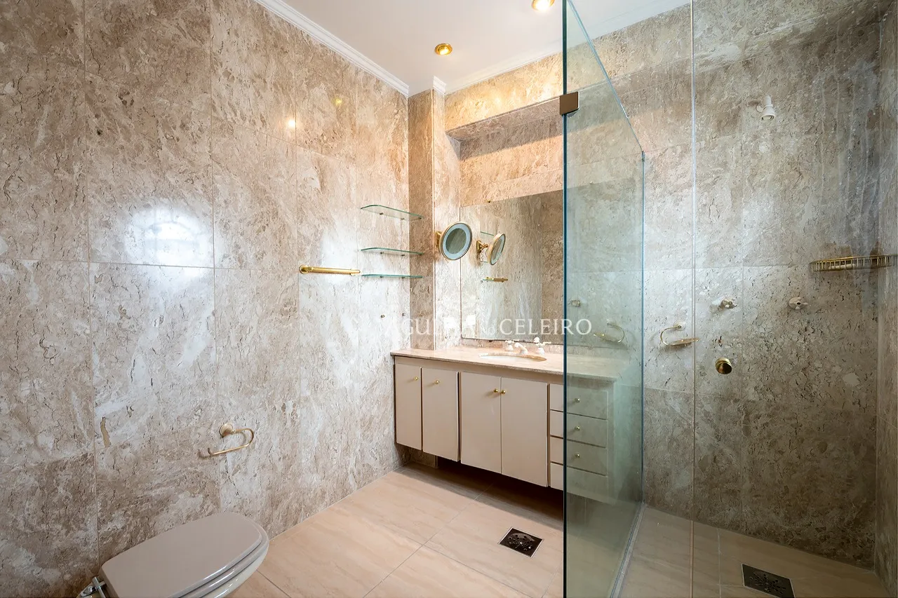 Cobertura duplex com terraço bárbaro à venda no Jardim America. – CO0078