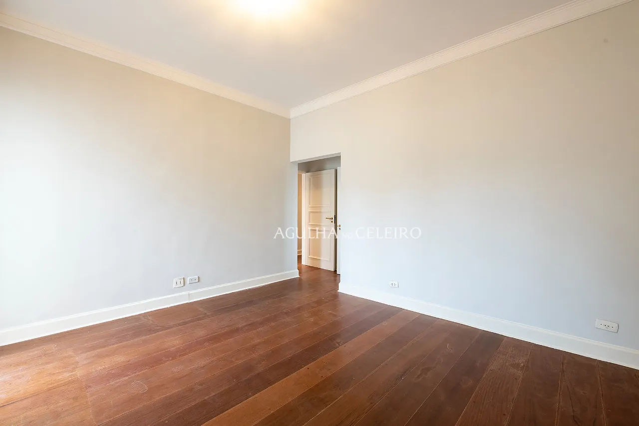 Cobertura duplex com terraço bárbaro à venda no Jardim America. – CO0078