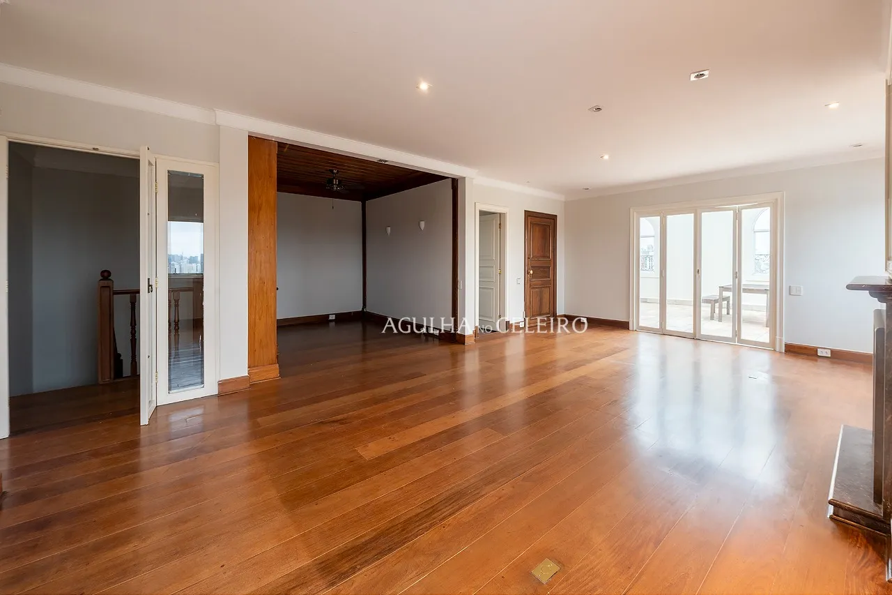 Cobertura duplex com terraço bárbaro à venda no Jardim America. – CO0078