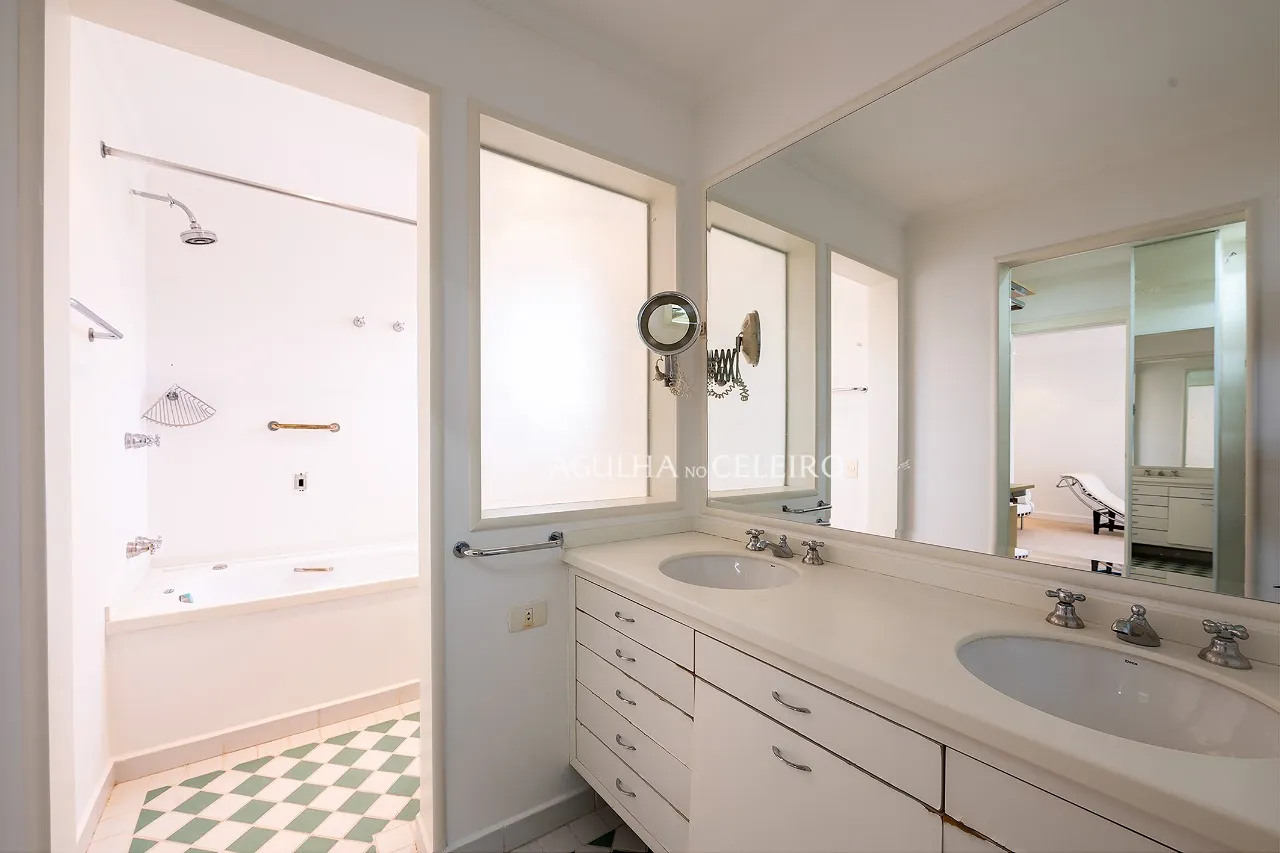 Cobertura duplex com terraço bárbaro à venda no Jardim America. – CO0078