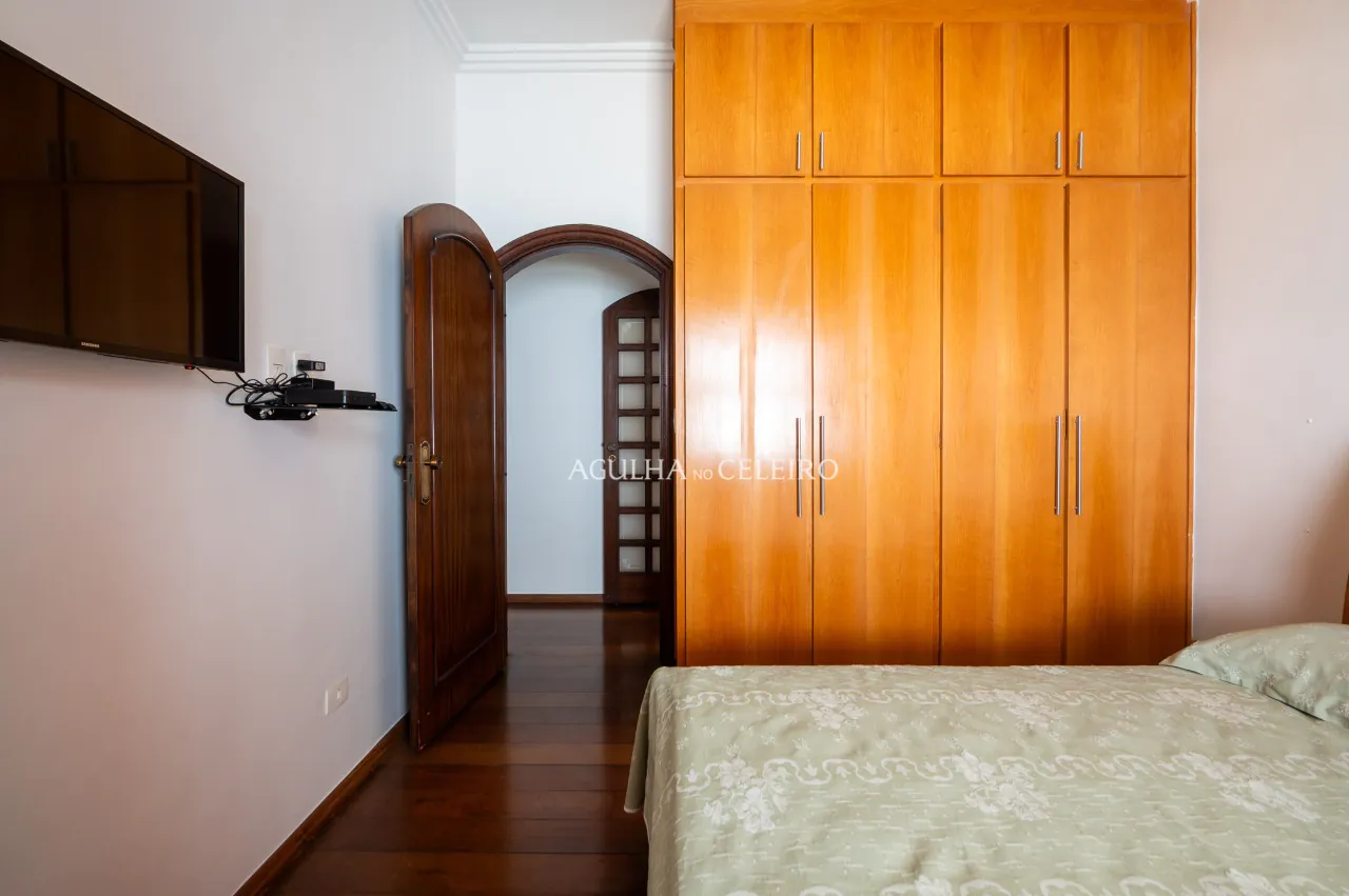 linda-casa-com-design-sofisticado-e-ambientes-integrados-para-seu-conforto-e-lazer-17724-13