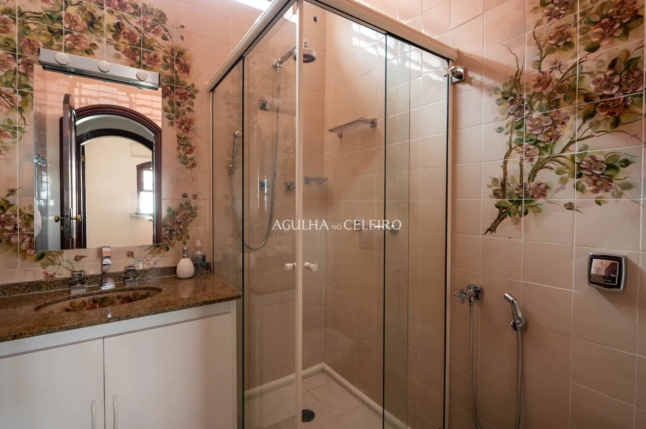 linda-casa-com-design-sofisticado-e-ambientes-integrados-para-seu-conforto-e-lazer-17724-15