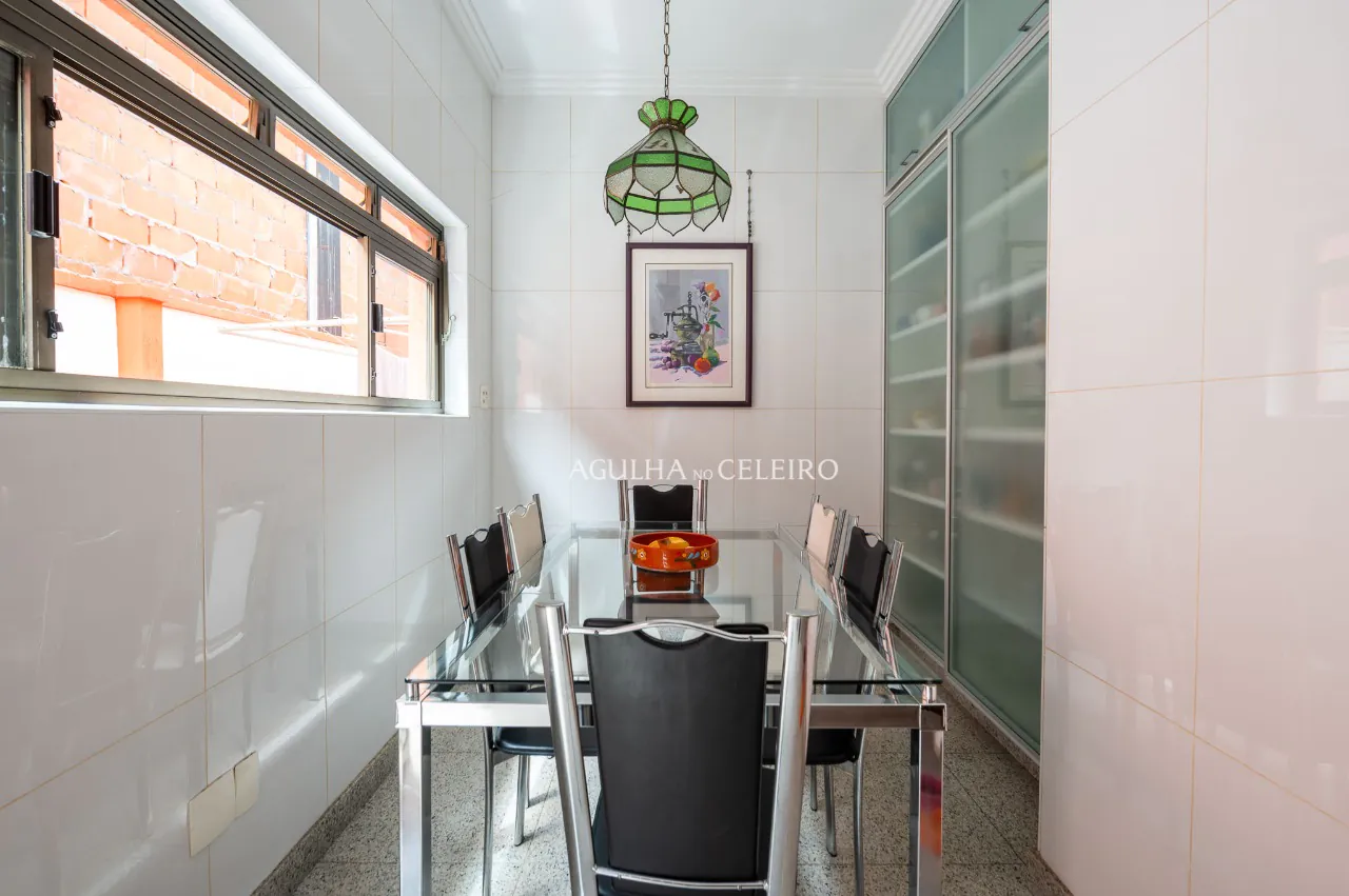 linda-casa-com-design-sofisticado-e-ambientes-integrados-para-seu-conforto-e-lazer-17724-5