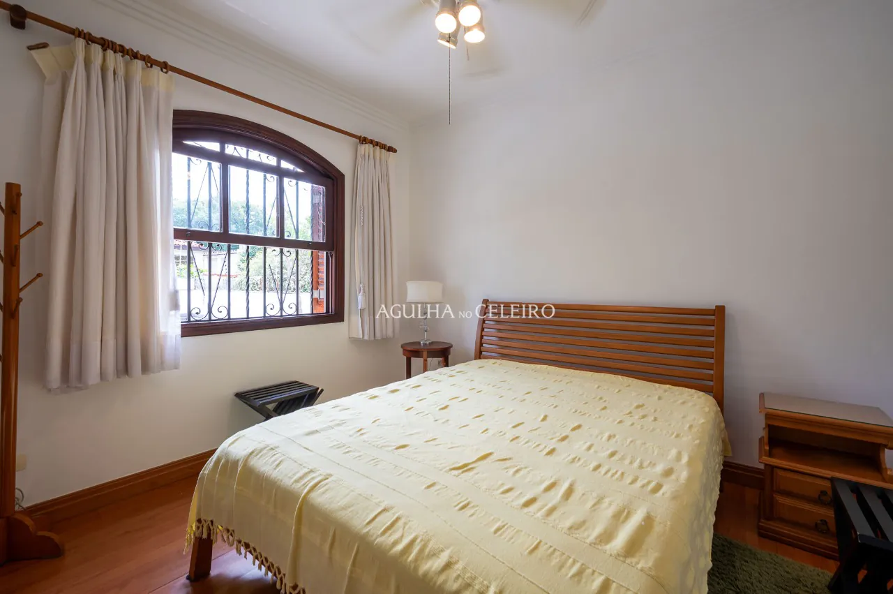 linda-casa-com-design-sofisticado-e-ambientes-integrados-para-seu-conforto-e-lazer-17724-8