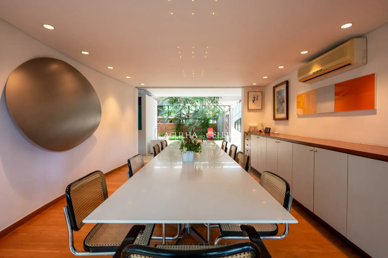 casa-incrivel-com-um-projeto-brutalista-e-um-jardim-deslumbrante-assinado-por-ninguem-menos-que-o-genial-burle-marx-em-alto-de-pinheiros-18691-4