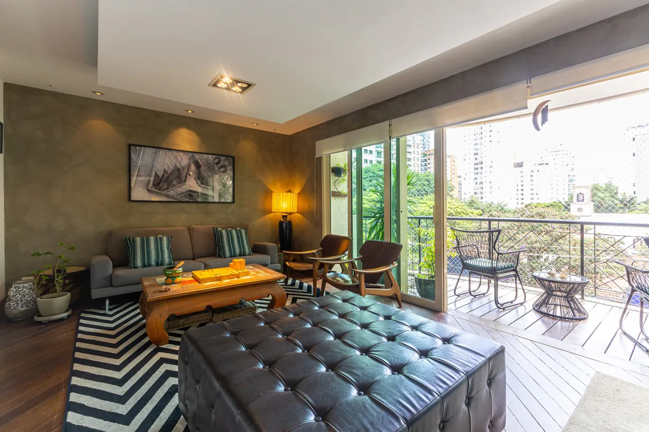 Apartamento Reformado com Vista Exclusiva para Venda em Moema Pássaros. – 12263