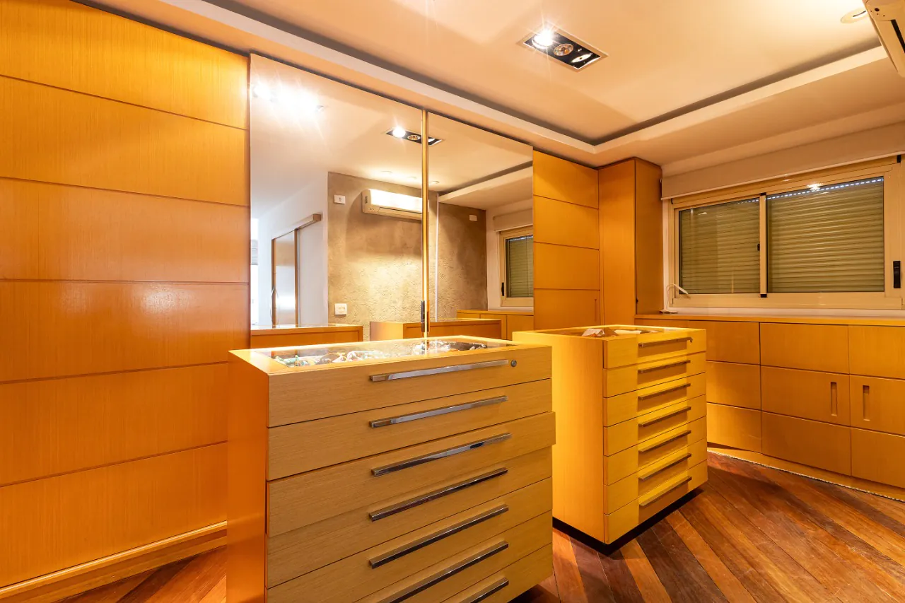 Apartamento Reformado com Vista Exclusiva para Venda em Moema Pássaros. – 12263