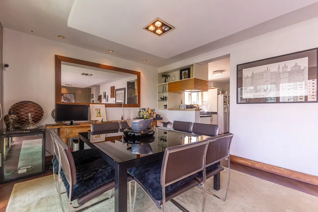 Apartamento Reformado com Vista Exclusiva para Venda em Moema Pássaros. – 12263