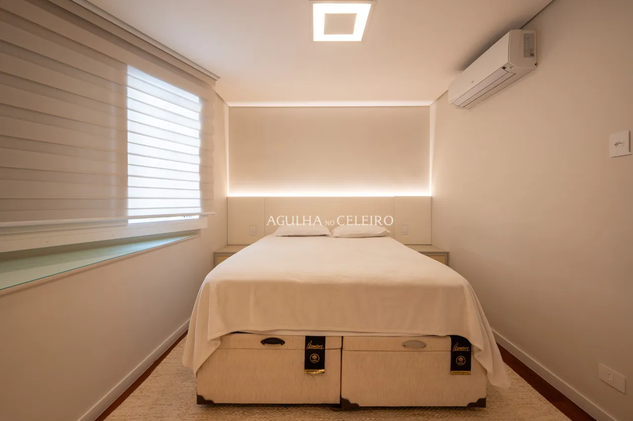 Apartamento recém reformado com planta singular à venda em Moema – 18412