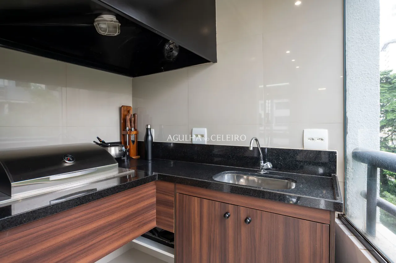 Apartamento reformado e fora de rota. – 18492