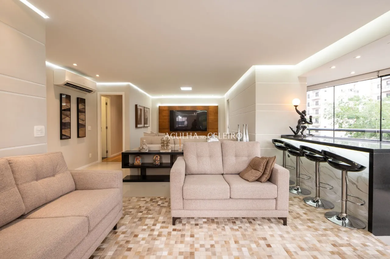 Apartamento reformado e fora de rota. – 18492