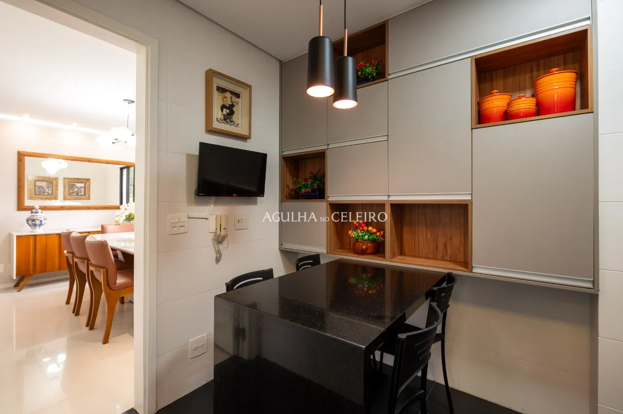 Apartamento reformado e fora de rota. – 18492