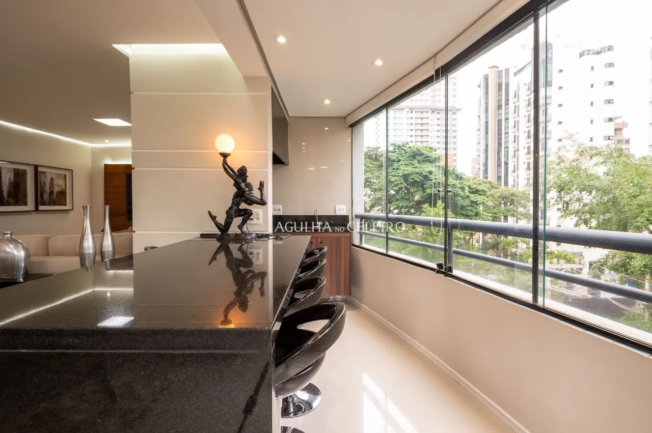 Apartamento reformado e fora de rota. – 18492