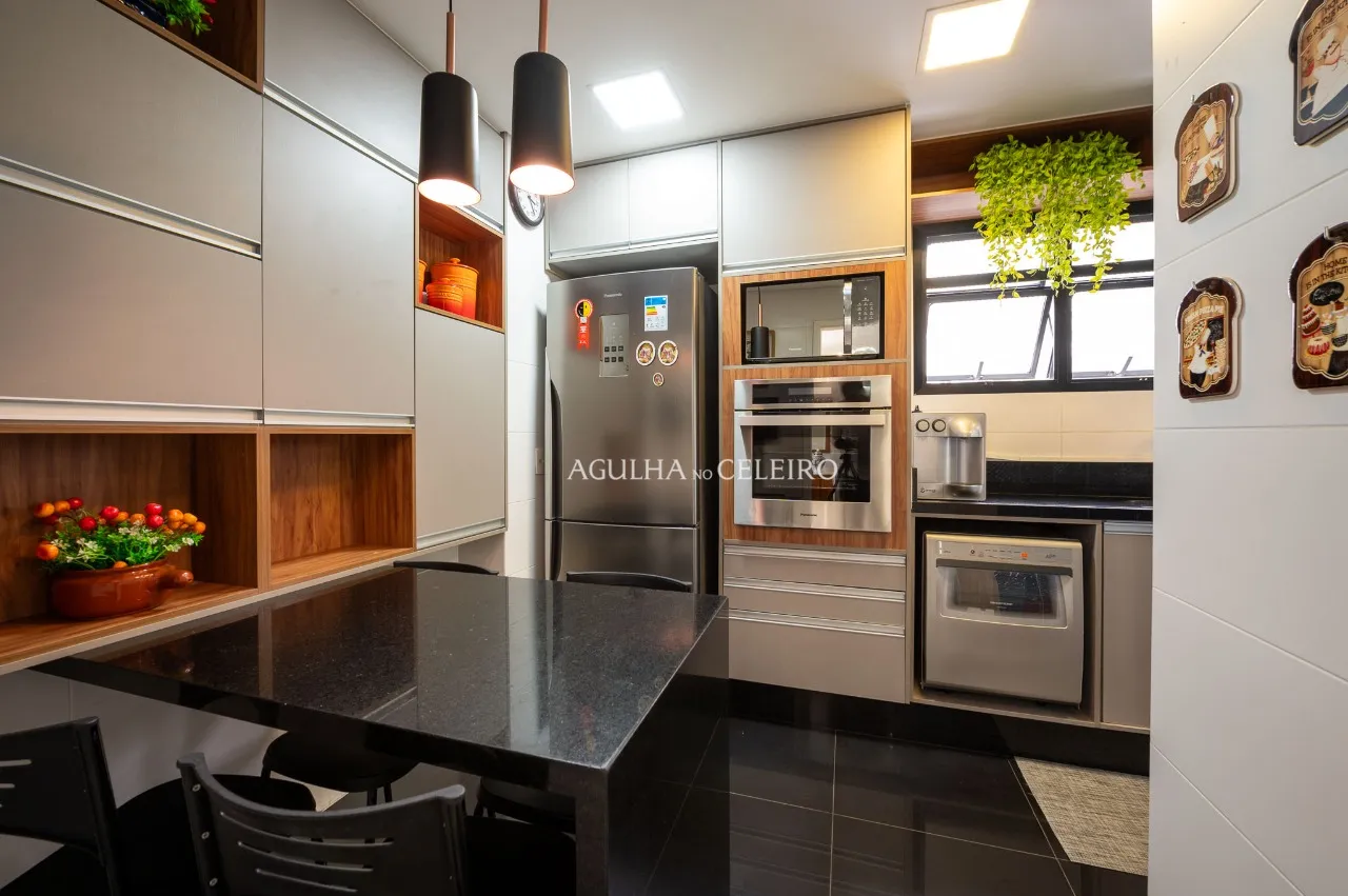 Apartamento reformado e fora de rota. – 18492