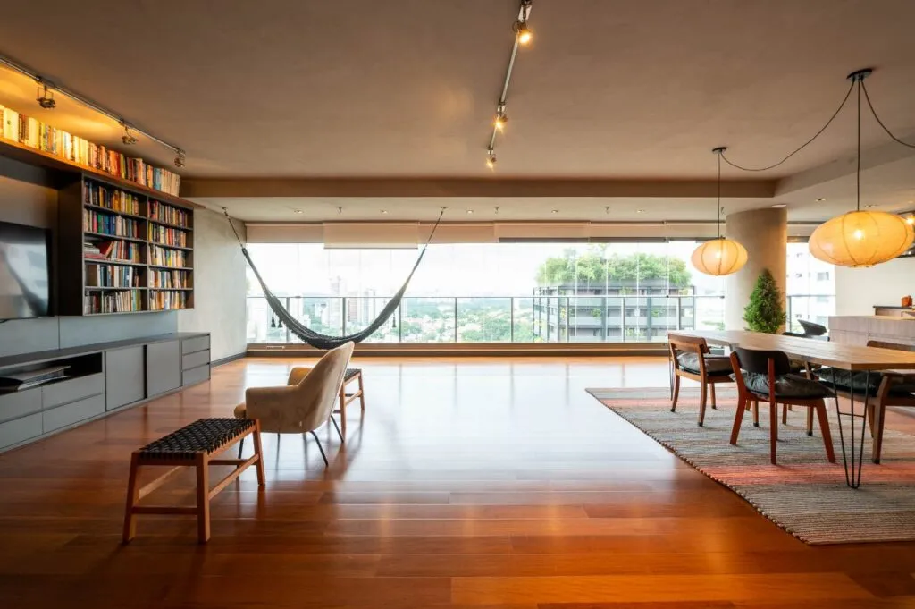 Lindo apartamento reformado em prédio recém entregue. – 18501