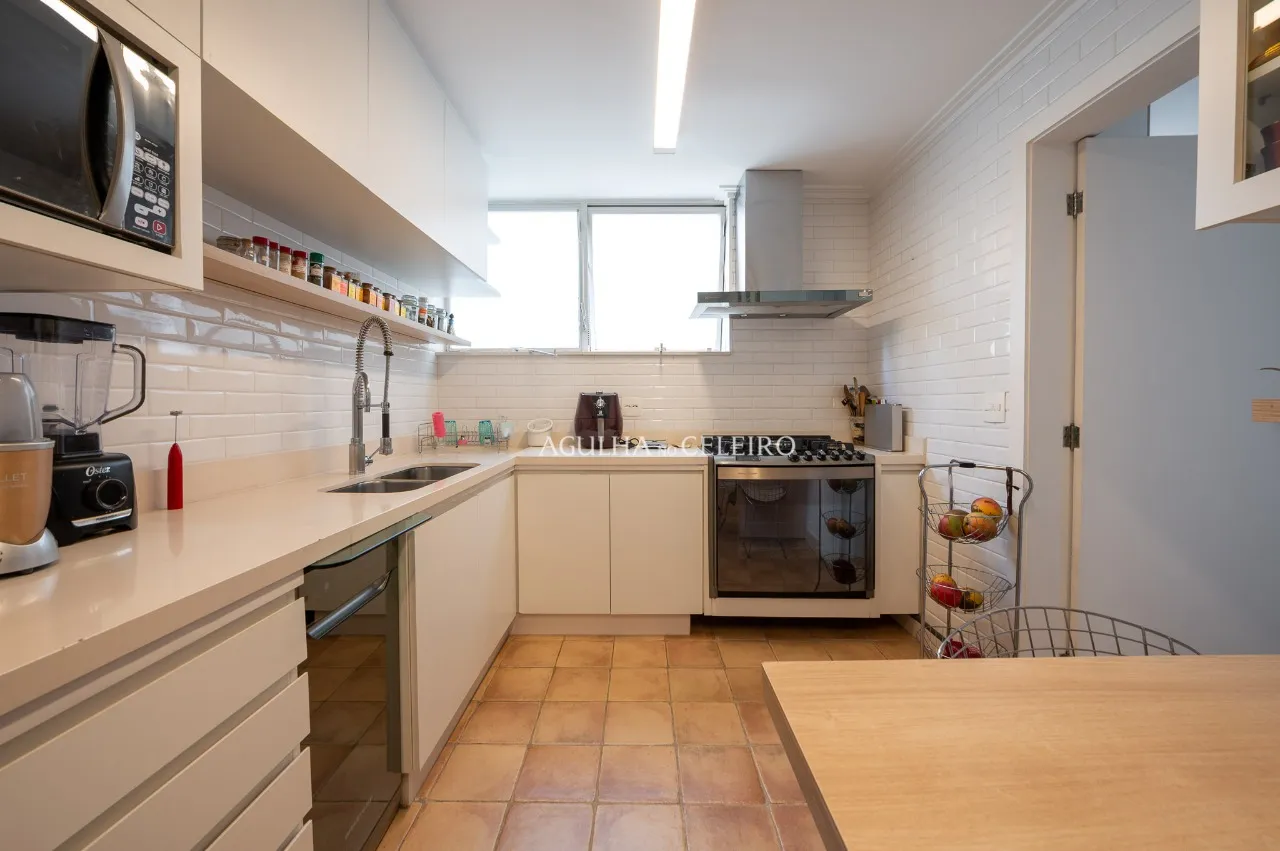 Apartamento amplo no Jardim América. – 18568