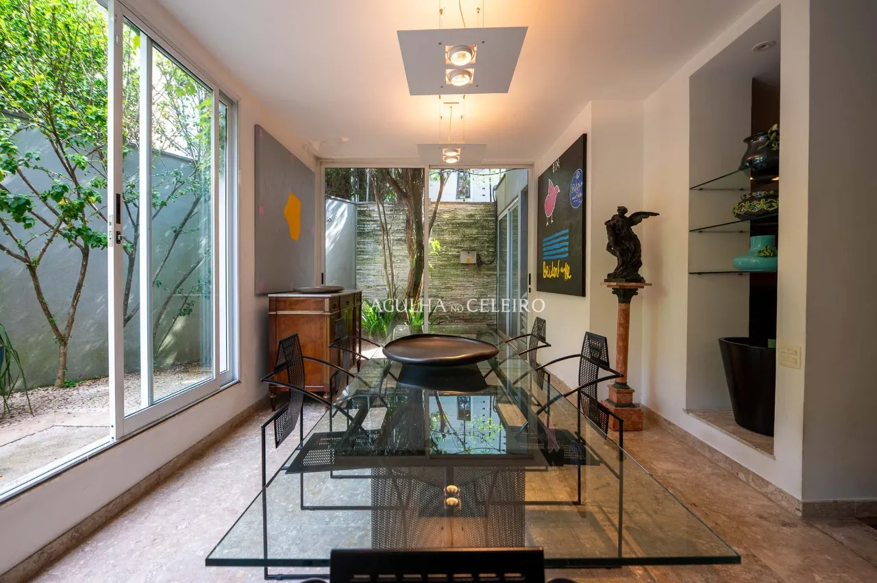 Casa bem localizada no Jardim Europa. – 18570