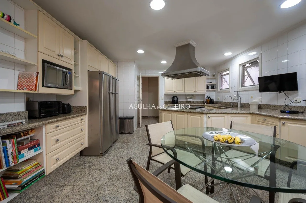 Casa com Arquitetura Impecável e Lazer Completo à Venda no Jardim Guedala – 18623