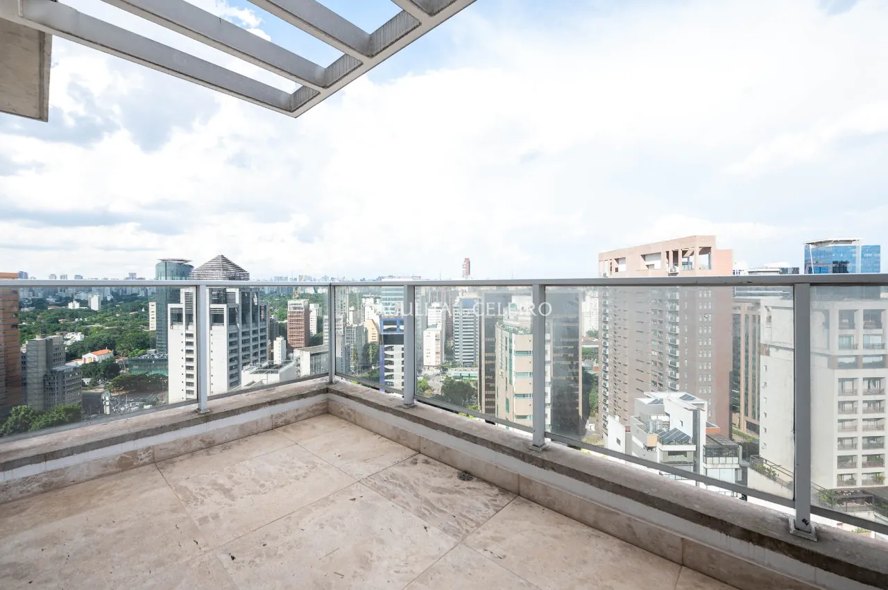 Cobertura espetacular com vista incrível à venda no Itaim Bibi. – 18646