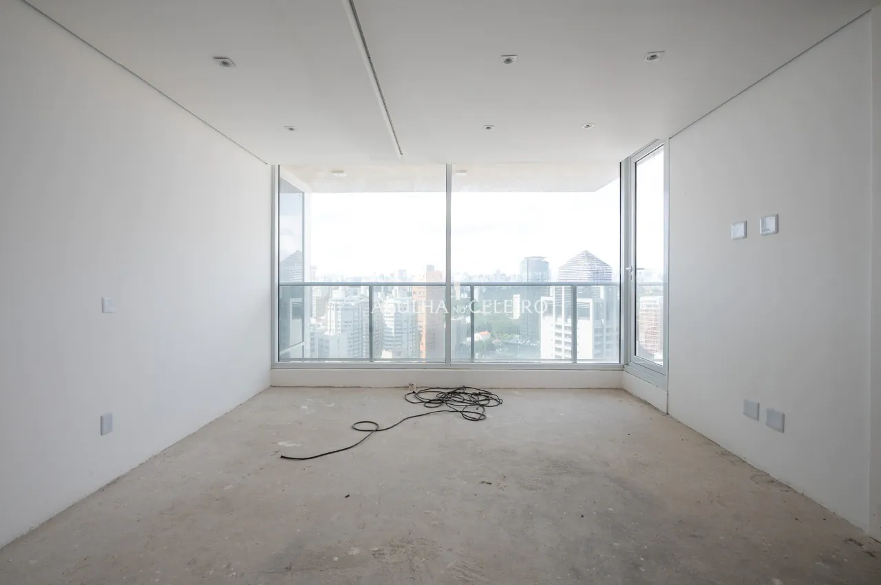 Cobertura espetacular com vista incrível à venda no Itaim Bibi. – 18646