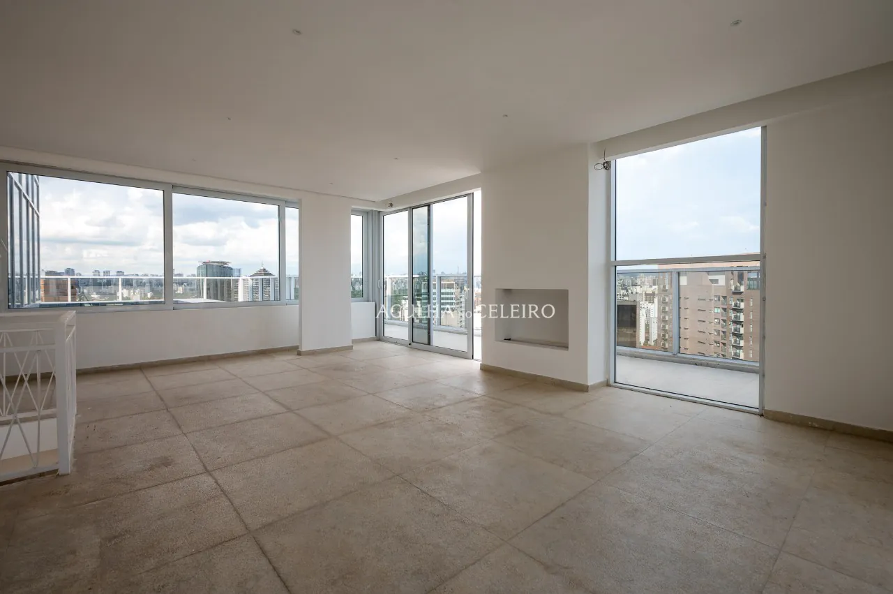 Cobertura espetacular com vista incrível à venda no Itaim Bibi. – 18646