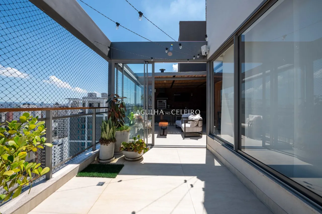 Cobertura impecável em localização desejada em Moema – 18678