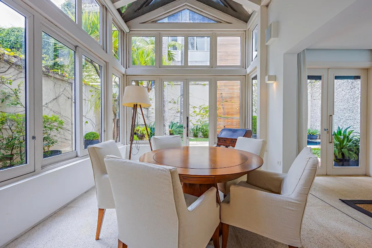 Casa de condomínio reformada à venda no Jardim Guedala. – 18767 - _RAF7994