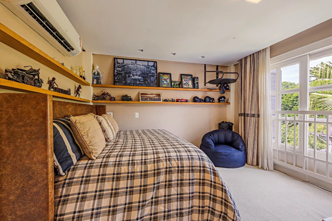 Casa de condomínio reformada à venda no Jardim Guedala. – 18767 - _RAF8114