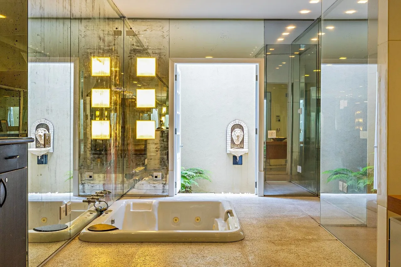 Casa de condomínio reformada à venda no Jardim Guedala. – 18767 - _RAF8077