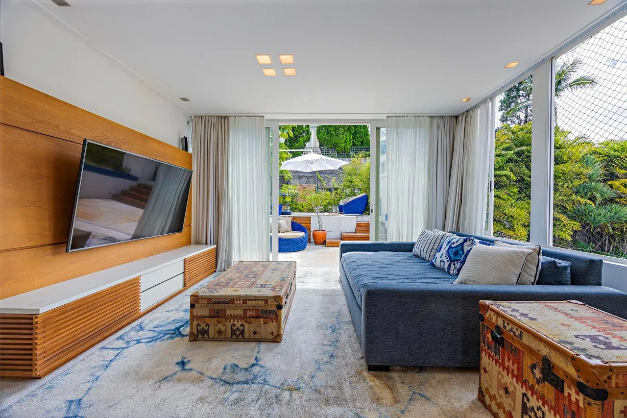 Casa de condomínio reformada à venda no Jardim Guedala. – 18767 - _RAF8091